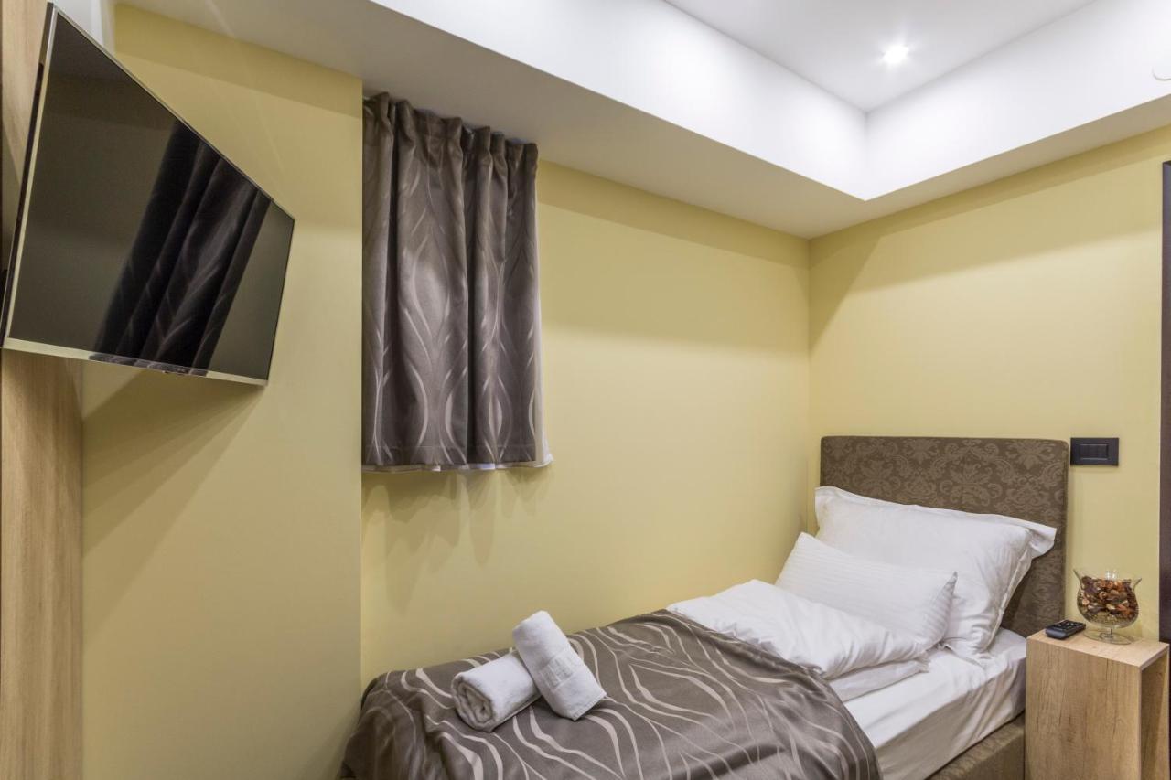 Madison Inn Suites - Wilson'S Square Belgrado Habitación foto